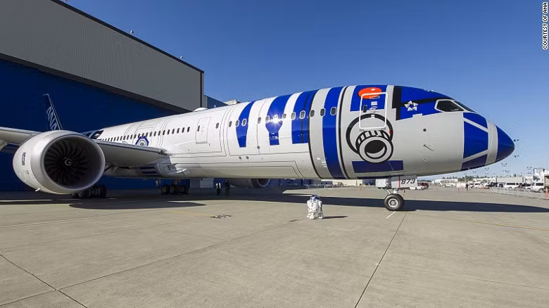 Đây là chiếc máy bay đầu tiên được thiết kế theo chủ đề phim Star Wars.