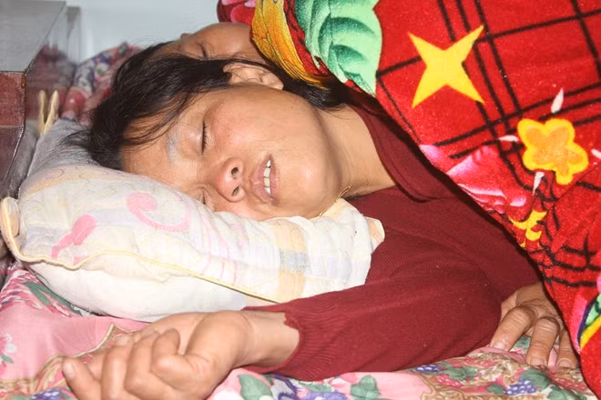 TNGT tham khoc 9 nguoi chet: Bo me co dau chet trong ngay cuoi-Hinh-2