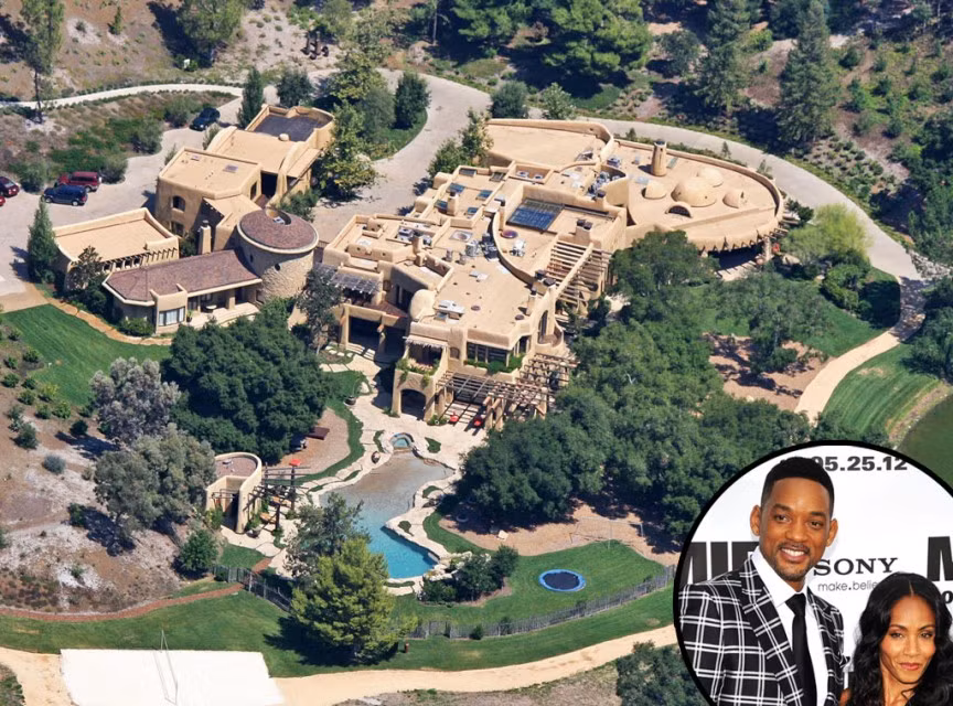 9. Biệt thự của Will Smith và Jada Pinkett-Smith. Cặp vợ chồng ngôi sao này sở hữu một biệt thự rộng hơn 2.300m2 tại Calabasas, California, trị giá gần 20 triệu USD. Nó gồm 9 phòng ngủ, một phòng thiền, một phòng chiếu phim và thậm chí cả một phòng thu. Ngoài ra, dinh thự này còn có hồ, bể bơi, sân tennis và sân bóng rổ.