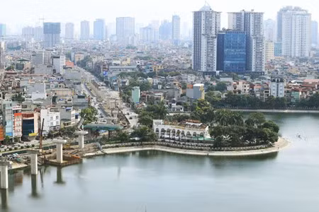 Chiem dat vang cong vien Ha Noi, nha hang bi 