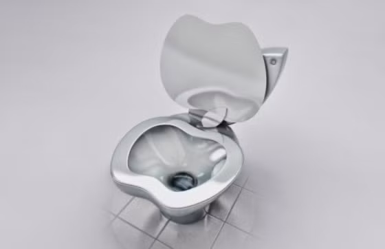 Bồn cầu hình quả táo bóng loáng.