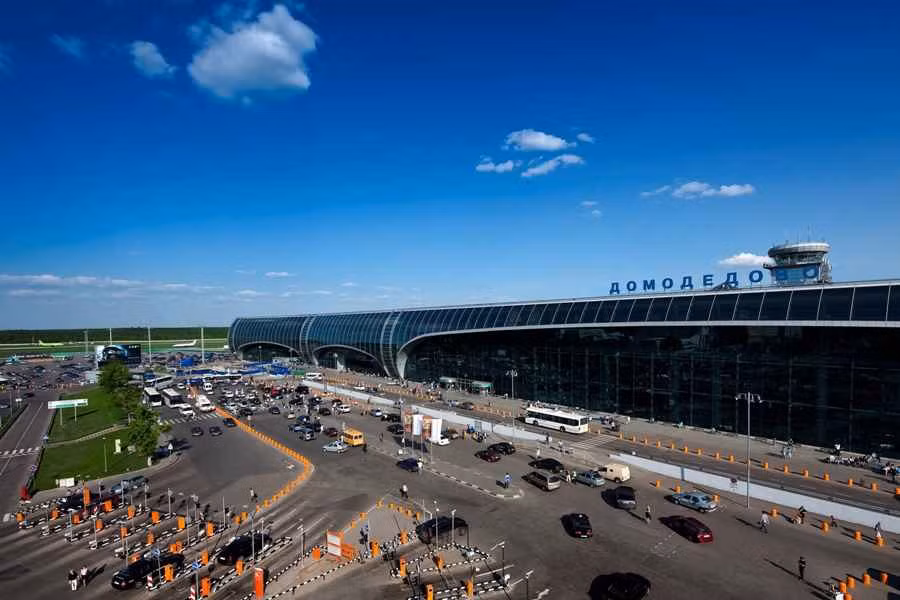 Sân bay quốc tế Domodedovo là một sân bay nằm ở Domodedovo, phía Nam của trung tâm Moscow (Nga). Đây là phi trường bận rộn nhất ở Nga.