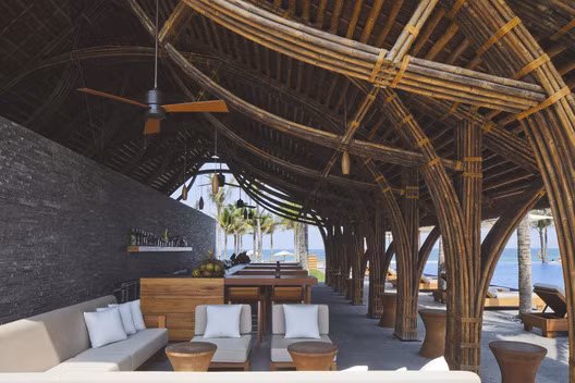 Là khu nghỉ dưỡng tiêu chuẩn quốc tế 5 sao, Naman Retreat lại mang một vẻ đẹp mộc mạc, giản dị và đậm đà bản sắc văn hóa Việt.
