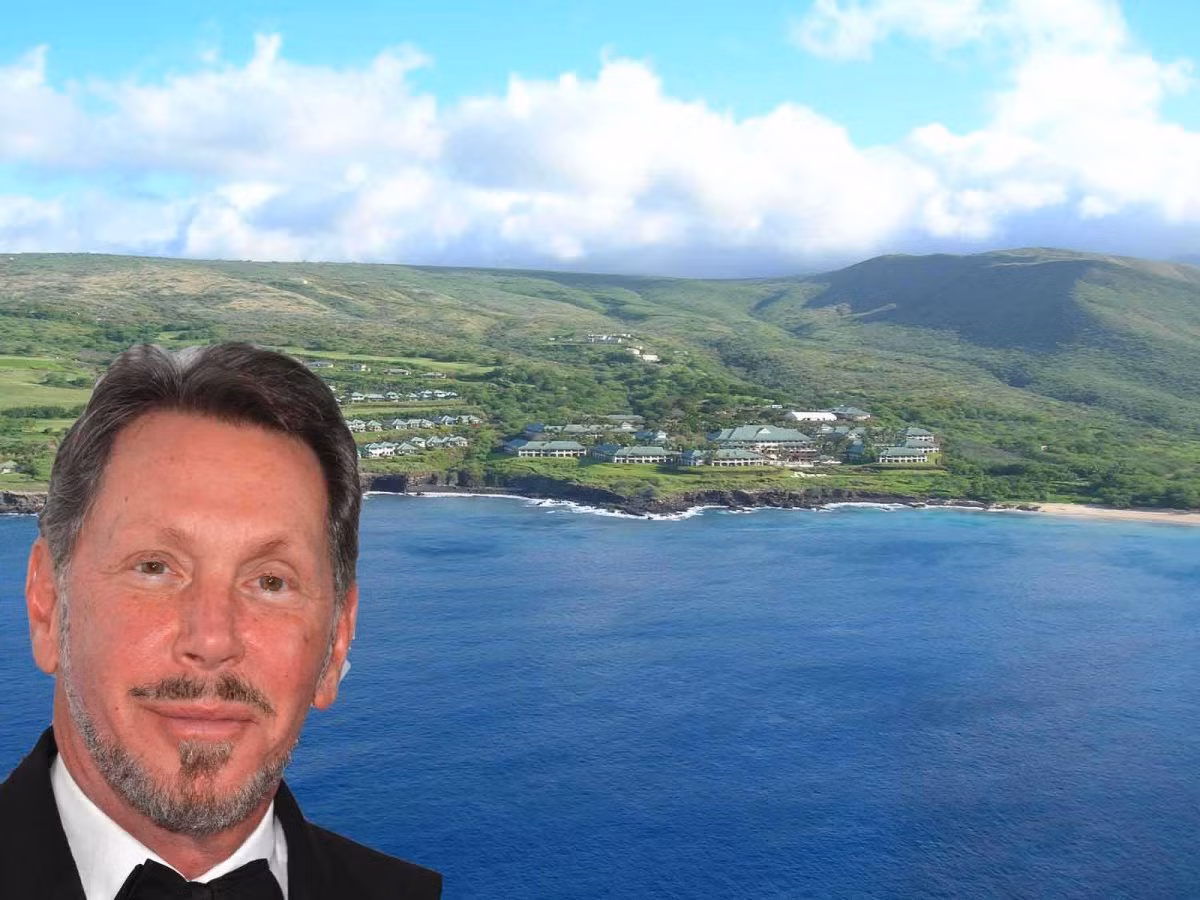 11. Cựu CEO công ty Oracle - tỷ phú Larry Ellison đã mua một hòn đảo tại Hawaii để nghỉ dưỡng sau khi từ nhiệm. Hòn đảo Lanai của ông trị giá tới 500 triệu USD, khi ông sở hữu nó vào năm 2012. Tuy nhiên, ngoài khu nghỉ dưỡng ở Hawaii, tỷ phú Larry Ellison còn có thể thư giãn ở câu lạc bộ golf cá nhân ở Rancho Mirage hoặc ở lại một trong các ngôi nhà ven biển tại Malibu.
