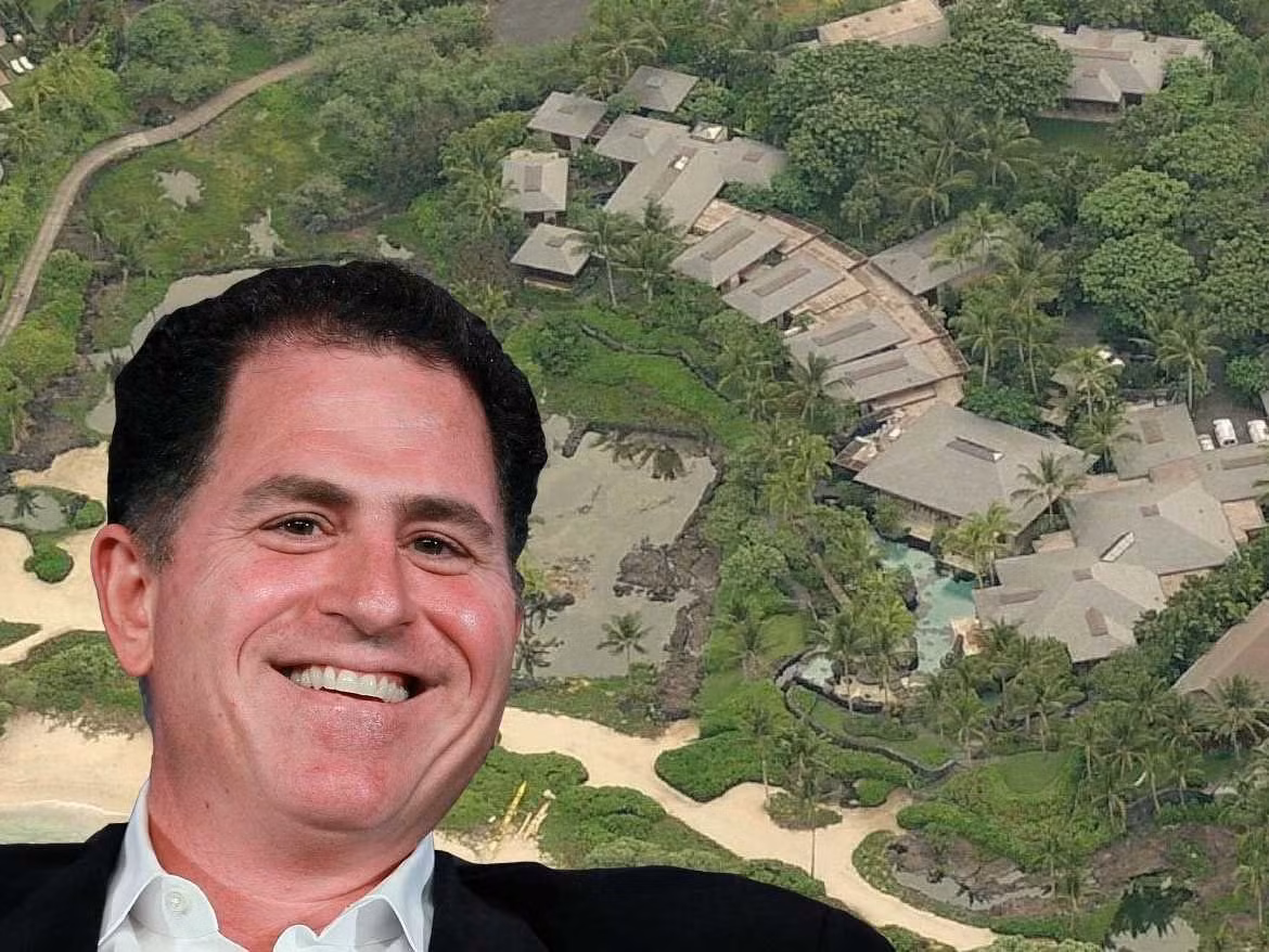 9. Biệt thự nghỉ dưỡng của tỷ phú Michael Dell có giá 64 triệu USD: Nhà sáng lập kiêm Giám đốc điều hành công ty Dell - Michael Dell quyết định thư giãn tại biệt thự khổng lồ tại Hawaii, được biết đến với tên Raptor Residence. Với 7 phòng ngủ sang trọng, khu nghỉ dưỡng tại hòn đảo nhiệt đới xinh đẹp này được ước tính có giá trị cao hơn 64 triệu USD.
