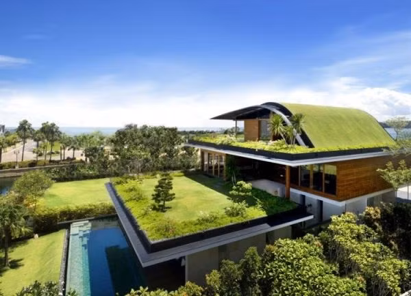 The Meera House là một ngôi nhà đáng mơ ước ở Singapore, được thiết kế và xây dựng bởi kiến trúc sư Guz. Nằm trên một khu chung cư mới, Meera khác biệt với các tòa nhà san sát bên cạnh ở điểm nó được bao phủ bởi một mái nhà màu xanh ngắt. Phía trước và phía sau tòa nhà cũng như sân thượng đều được thiết kế để có thể tiếp cận với không gian xanh của cây cỏ.