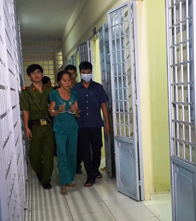 Vu be bi dam xuyen dau: Tri tam than cho hung thu