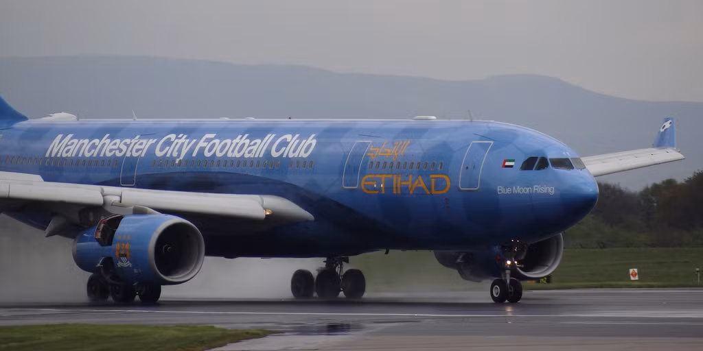 Máy bay Airbus A330 là một mẫu máy bay dân dụng chở khách thương mại khoang rộng, có sức chứa lớn, có tầm bay từ trung bình đến xa.