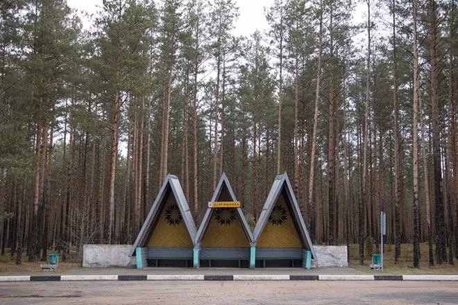 Trạm xe buýt độc dị ở Ivianiec, Belarus.