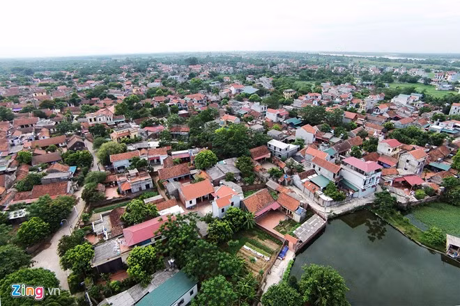 Phần lớn người dân Đường Lâm ý thức được giá trị văn hóa của làng mình. Họ biết rõ vẻ đẹp trầm mặc cổ kính của những ngôi nhà cổ đang thu hút khách du lịch từ mọi nơi đổ về.