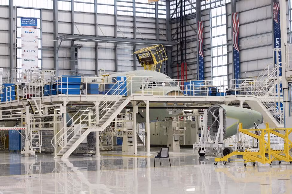 Tại nhà máy ở Mobile, Alabama (Mỹ), mọi người được tận mắt xem những chiếc Airbus A321 đang được lắp ráp ra sao.
