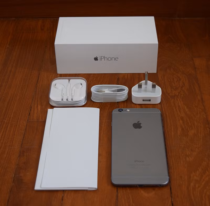  Ngày ra mắt: Trong những năm liên tiếp gần đây, Apple thường ra mắt sản phẩm iPhone mới của mình vào thời điểm giữa tháng 9 và nếu vẫn giữ nguyên "thói quen" này. Theo đó, nhiều khả năng chiếc iPhone 6S sẽ được Apple cho ra mắt vào tháng 9 năm nay.
