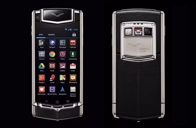 Vertu Ti (10.000 USD): Được phát hành vào năm 2013, đây là chiếc Vertu đầu tiên chạy Android thay vì hệ điều hành Symbian. Vertu Ti được chế tác từ các vật liệu cao cấp như: khung máy được làm bằng titan, màn hình sapphiare. Thiết bị trang bị hệ điều hành Android 4.0, màn hình 3,7 inch kết hợp cùng bộ vi xử lý tốc độ 1,7 GHz, chip lõi kép Snapdragon S4 SoC, RAM 1 GB và 64 GB dung lượng bộ nhớ trong.