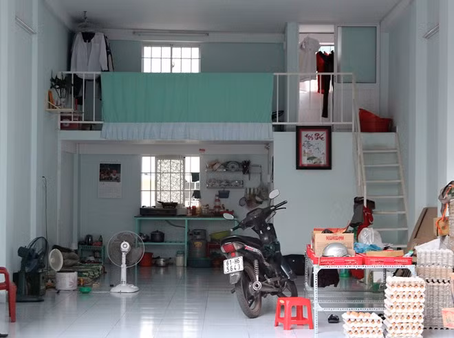 Một căn hộ tiêu chuẩn có diện tích sàn 20 m2 và một tầng gác lửng 10 m2.