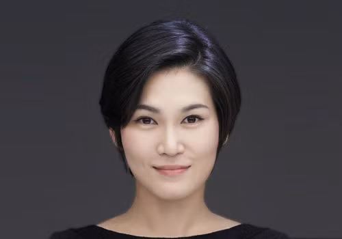 Em gái của Boo-Jin là Lee Seo-Hyun, cũng là một nữ đại gia giàu thứ 20 tại Hàn Quốc, với tổng tài sản ước tính 1,2 tỷ USD. Lee Seo-Hyun là con gái út của Chủ tịch tập đoàn Samsung lọt vào top những tỷ phú trẻ giàu nhất thế giới năm 2014.