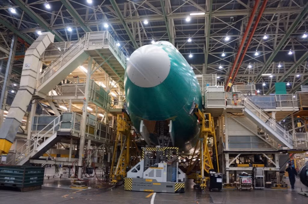 Nhà máy đang hoàn thiện 3 chiếc Boeing 747, tất cả đều là phi cơ chở hàng.