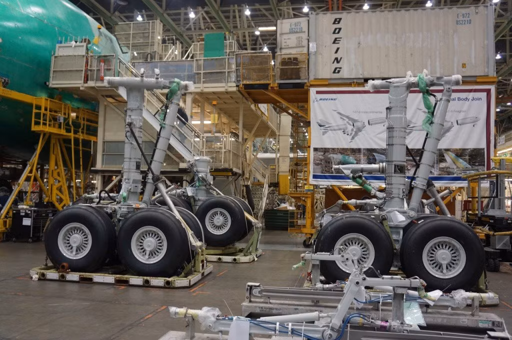 Tất cả máy bay 747 chở khách hoặc vận tải hàng hóa đều được sản xuất ở Everett. Nhà máy này cũng lắp ráp các dòng máy bay hiện đại 767, 777 và 787 Dreamliner.