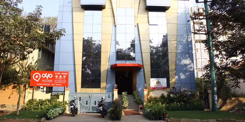 Oyo Rooms của chàng doanh nhân 21 tuổi hoạt động theo phương thức hợp tác với các khách sạn không có thương hiệu để cải thiện chất lượng phòng, đào tạo nhân viên, xây dựng thương hiệu cho khách sạn này bằng tên Oyo.