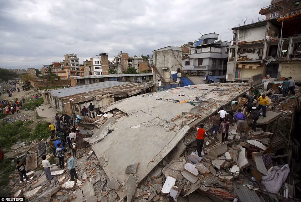 Nhiều kiến trúc nhà cửa ở Kathmandu bị sập.