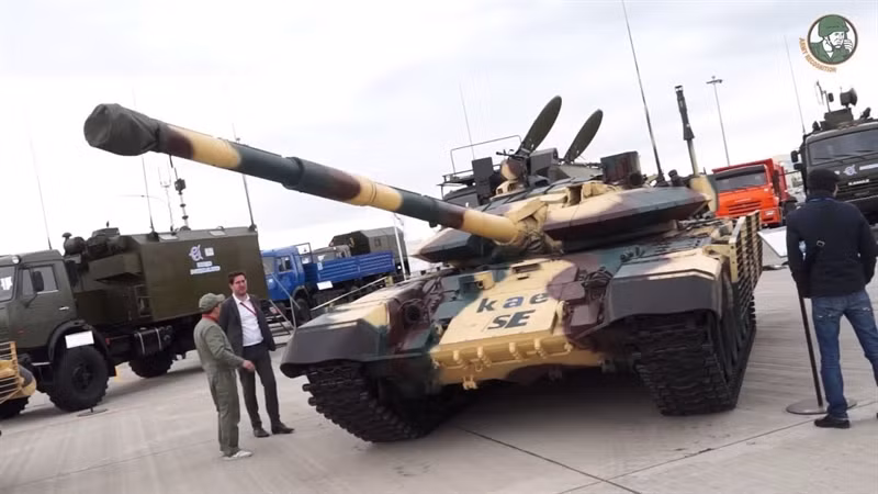 Không chỉ có vậy, Nga còn cung cấp miễn phí cho Kazakhstan một số tổ hợp tên lửa phòng không S-300, Moskva và Astana cùng một số nước trong khu vực cũng đã thiết lập một hệ thống phòng thủ hợp nhất với nòng cốt là hệ thống S-300, Buk, và tương lai có thể là S-400.