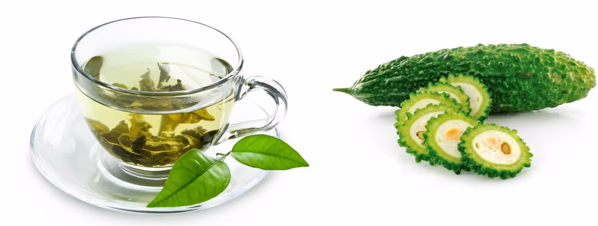 Mướp đắng ở nơi thoáng gió; một thời gian sau, lấy xuống, rửa sạch, cùng trà cắt nhuyễn, trộn đều, mỗi lần lấy 10g cho vào một tách, hãm với nước sôi. Món trà này có tác dụng thanh nhiệt giải thử (làm mát chống say nắng); miệng khát phiền nhiệt. Ảnh: minhlacongai.com. (Thông tin trong bài chỉ mang tính chất tham khảo, trước khi sử dụng bài thuốc, vui lòng hỏi ý kiến bác sĩ).