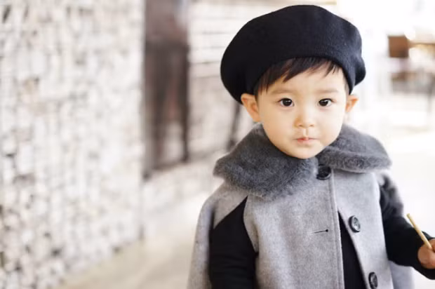 7. Hữu. Hữu theo tiếng Hán Việt có nghĩa là bên phải, thể hiện sự ngay thẳng. Ngoài ra hữu còn có nghĩa là sự hữu ích, hữu dụng. Hữu Quốc Đạt; Hữu Bảo Anh; Hữu Đình Phong; Hữu Tuệ Minh; Hữu Hà Sơn. Ảnh: Big.vn.