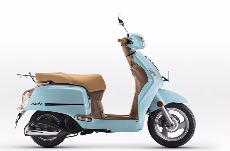 Mẫu xe tay ga Honda Dunk với dung tích xi-lanh dưới 50cc được sản xuất tại nhà máy ở Việt Nam nhưng giá bán cao, lên tới gần 44 triệu đồng, đắt hơn cả các mẫu xe ăn khách như Honda Air Blade, Lead... khiến hãng xe Nhật phải quay đầu xuất khẩu Dunk sang thị trường quê nhà.