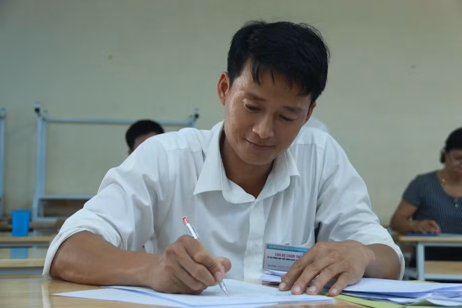 Chấm thi tại Sở GD-ĐT Hòa Bình.
