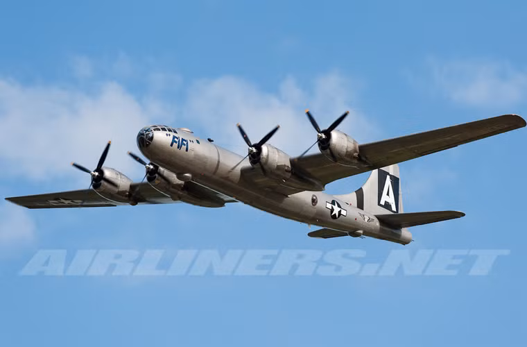 Với sự xuất hiện của B-36 rồi B-52 trang bị động cơ phản lực, B-29 nhanh chóng ra khỏi "con mắt" các nhà lãnh đạo quân sự Mỹ. Năm 1960, những chiếc oanh tạc cơ B-29 cuối cùng rời khỏi trang bị. Ngày nay, chỉ còn vài trước nằm trong bộ sưu tập tư nhân (ảnh) thường tham gia các hoạt động biểu diễn.