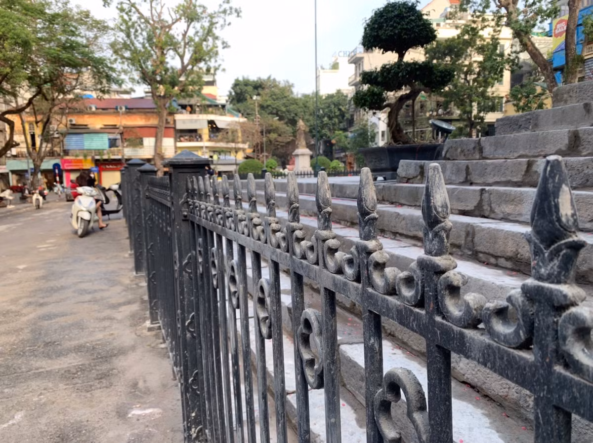 Được biết, toàn bộ Nhà Thờ Lớn sẽ được sơn màu xám sau khi phủ lớp vữa.
