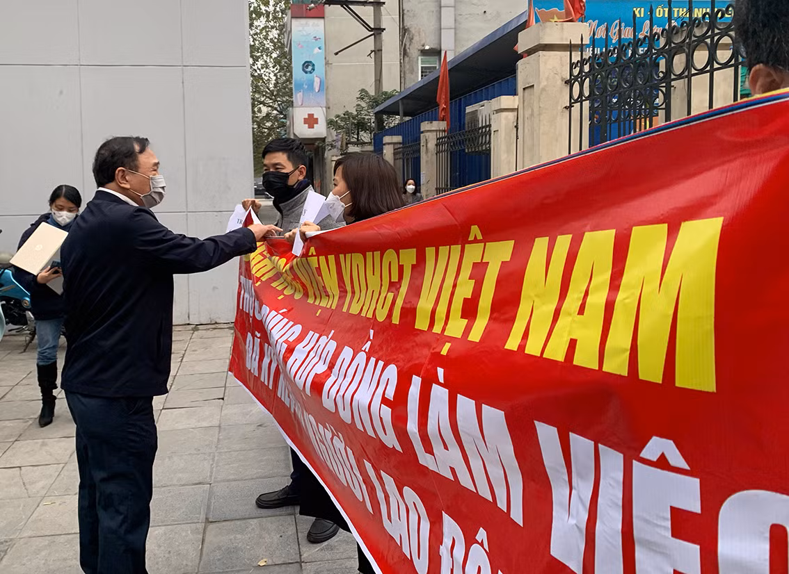 Ông Trương Việt Bình - nguyên Phó Hiệu trưởng Học viện Y Dược học Cổ truyền Việt Nam cho biết, hiện Bệnh viện đang không hoạt động do COVID-19 nên đang rất khó khăn về kinh phí.