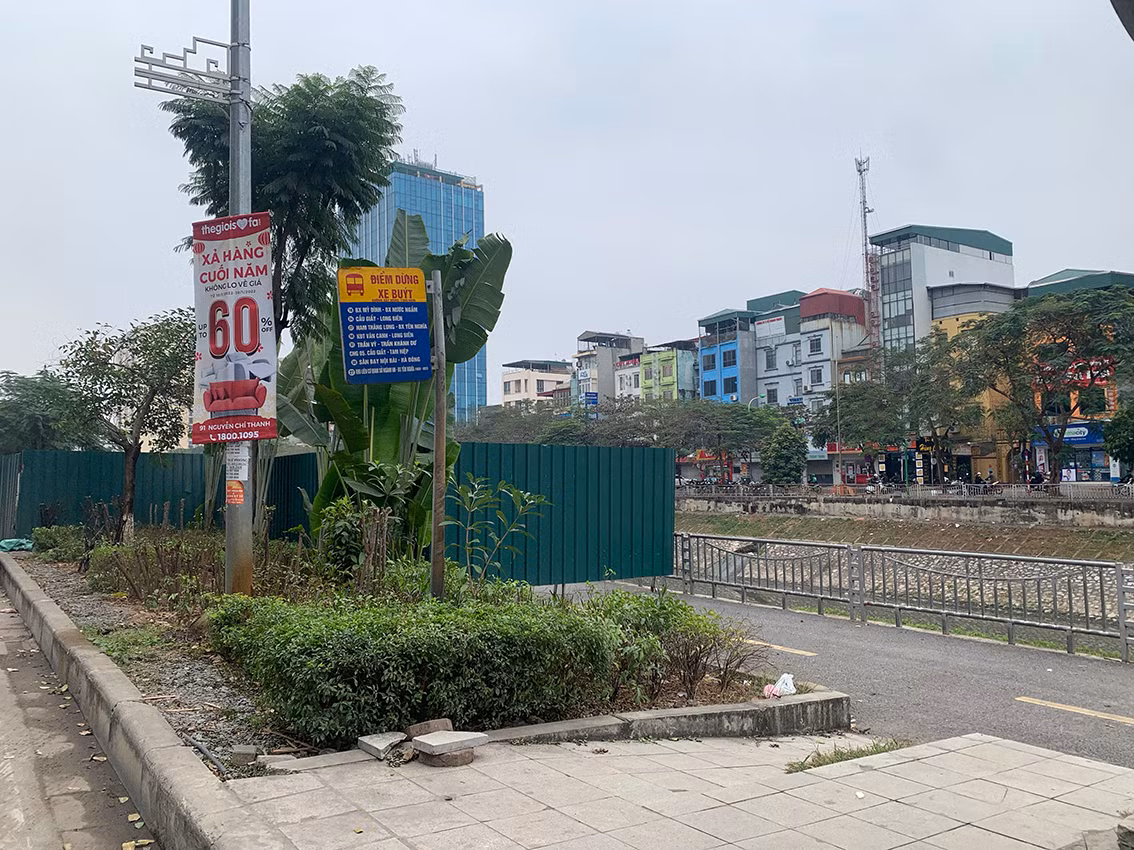 Tuyến cống bao số 1 dài 11,4km có đường kính D800mm đến D1.800mm chạy dọc theo sông Tô Lịch.