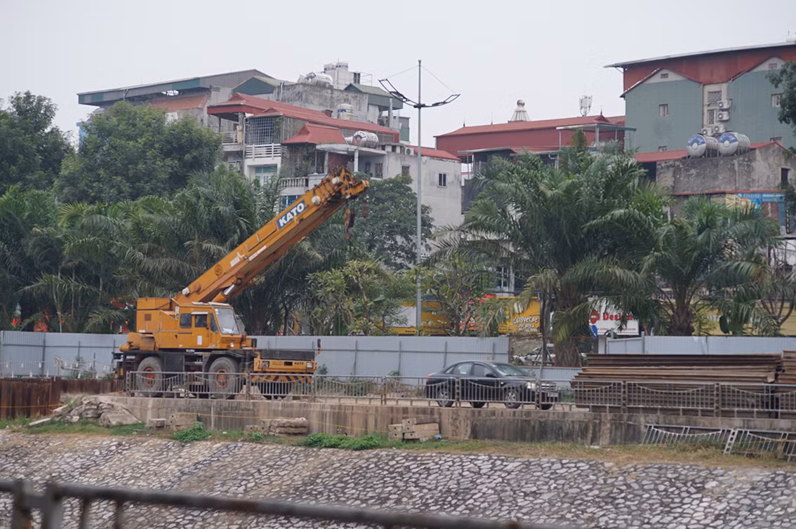 Từ khi đi vào hoạt động, tuyến đường này không dành cho người đi bộ...