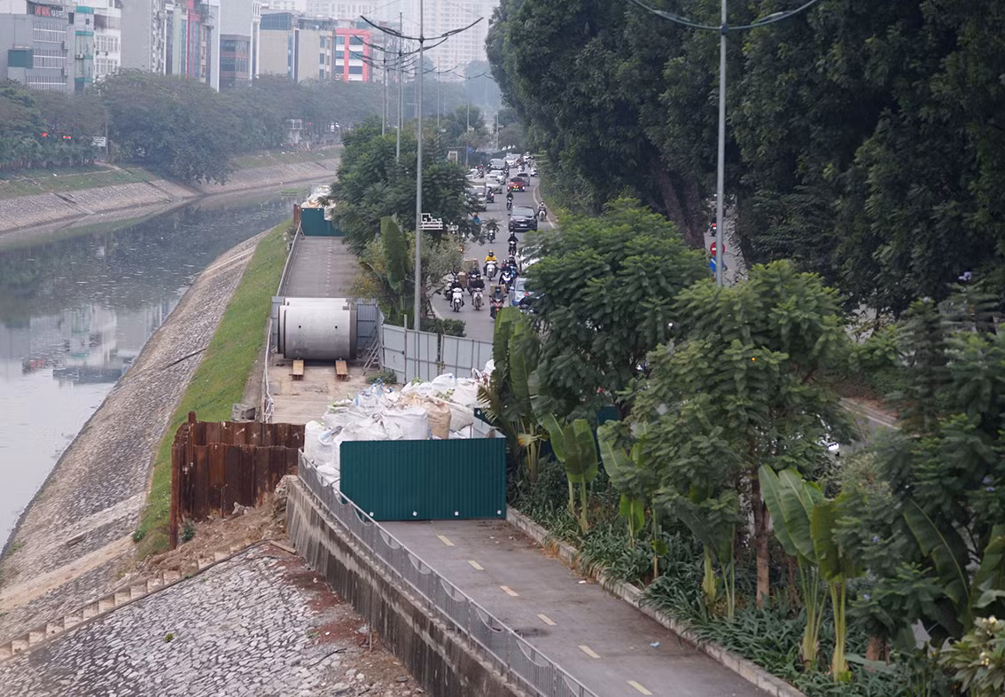 Khởi công từ tháng 1/2019, đường đi bộ ven sông Tô Lịch được kỳ vọng là một địa điểm thể thao, văn hóa mới của Hà Nội.