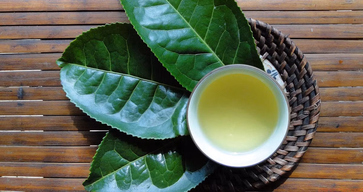 Ngoài ra, bạn có thể chữa bỏng nắng bằng khoai tây bằng cách rửa sạch, gọt vỏ, cắt khoai tây thành từng lát rồi đắp lên chỗ da bị bỏng. Ảnh: loveitopcdn.
