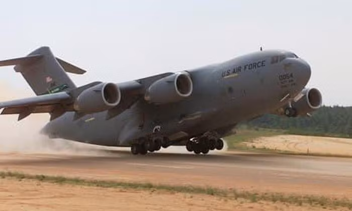 Phát ngôn viên Lực lượng Mỹ tại Afghanistan Sonny Leggett cho biết không có ai bị thương và khẳng định sự cố không phải do kẻ thù gây ra. Không quân Mỹ chưa công bố nguyên nhân sự cố và đang mở cuộc điều tra.