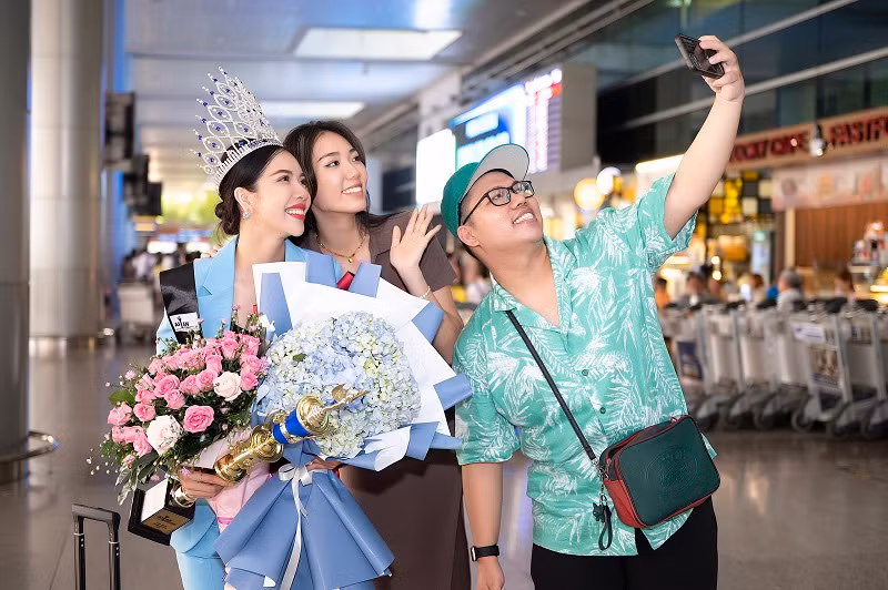 Thùy Dung cho biết sau khi về nước, cô sẽ tham gia một số hoạt động thiện nguyện và các công việc tại TP.HCM. Đây là lần đầu tiên cô về nước sau khi đăng quang và thực hiện các nhiệm vụ của tân Hoa hậu châu Á tại Malaysia.