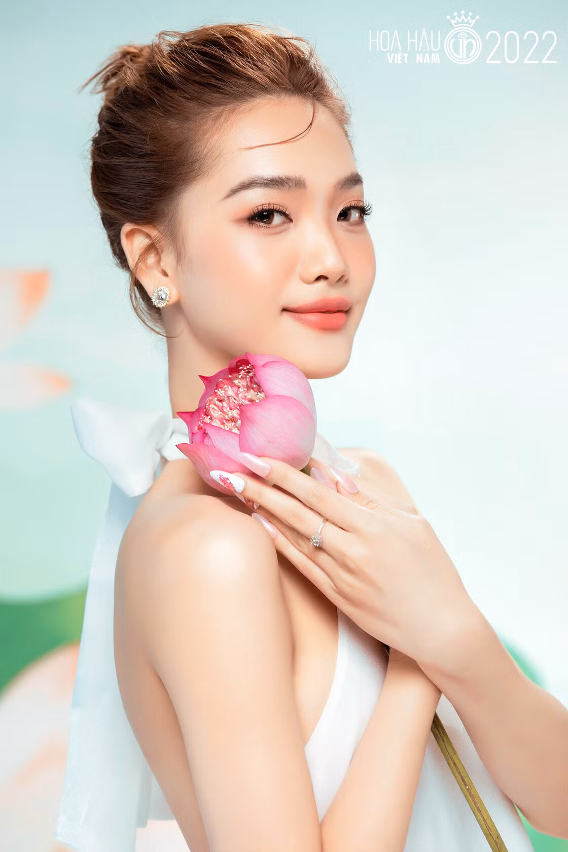 Tạo dáng nhẹ nhàng, dàn mỹ nhân của Hoa hậu Việt Nam 2022 làm tan chảy trái tim bao người.