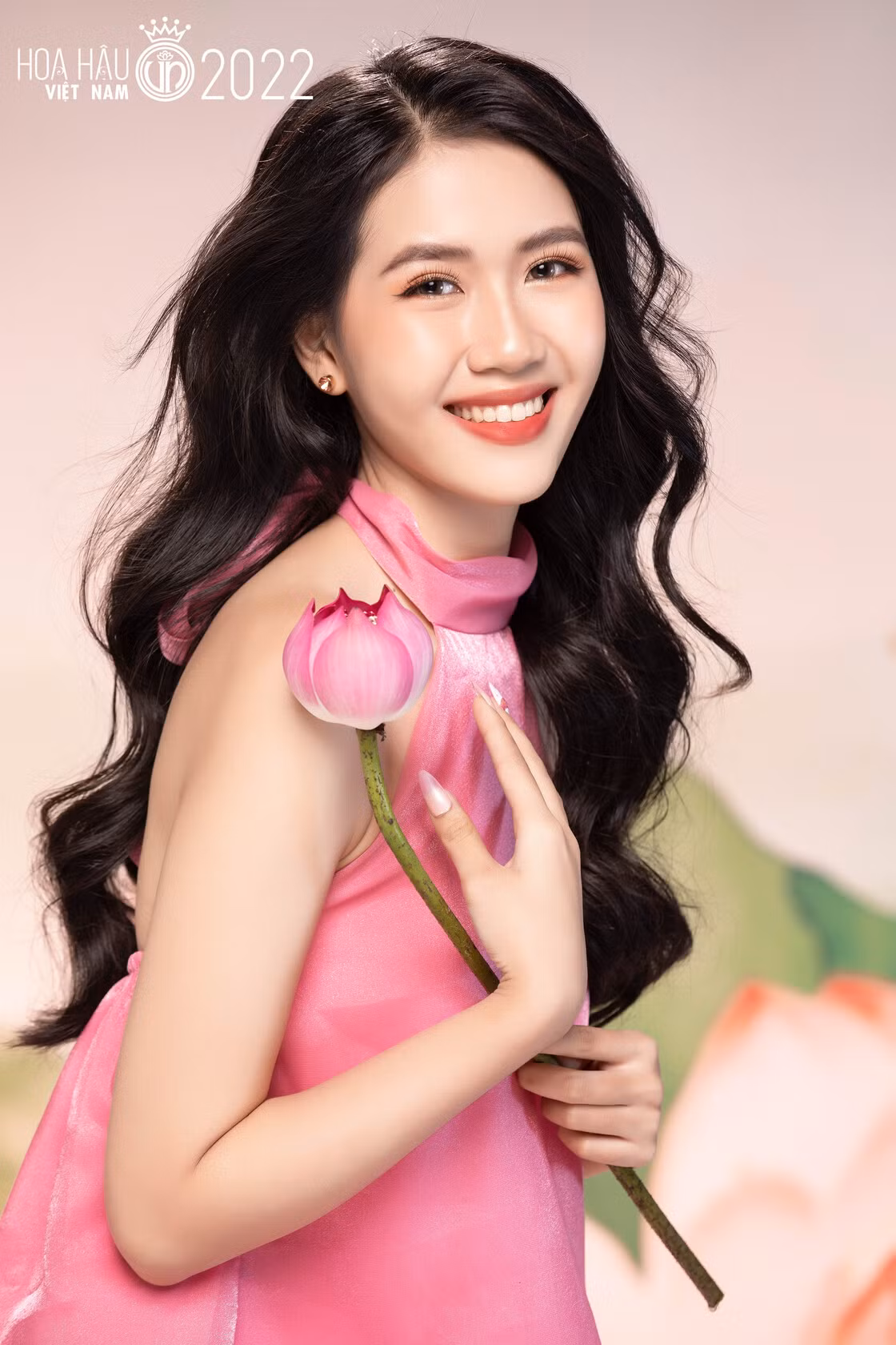 Hoa hậu Việt Nam không chỉ tôn vinh nhan sắc mà còn đề cao kiến thức của các cô gái. Cô gái giành được vương miện chắc chắn sẽ là người hội tụ đầy đủ các yếu tố.
