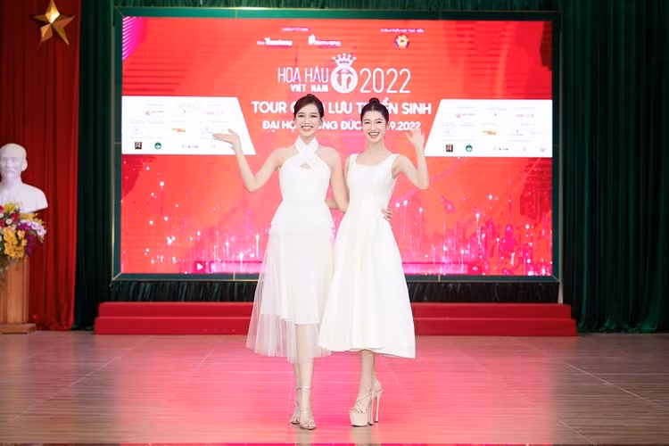 Nha tho Duong Ky Anh: “Thoi toi khong moi ca si cham hoa hau“-Hinh-2