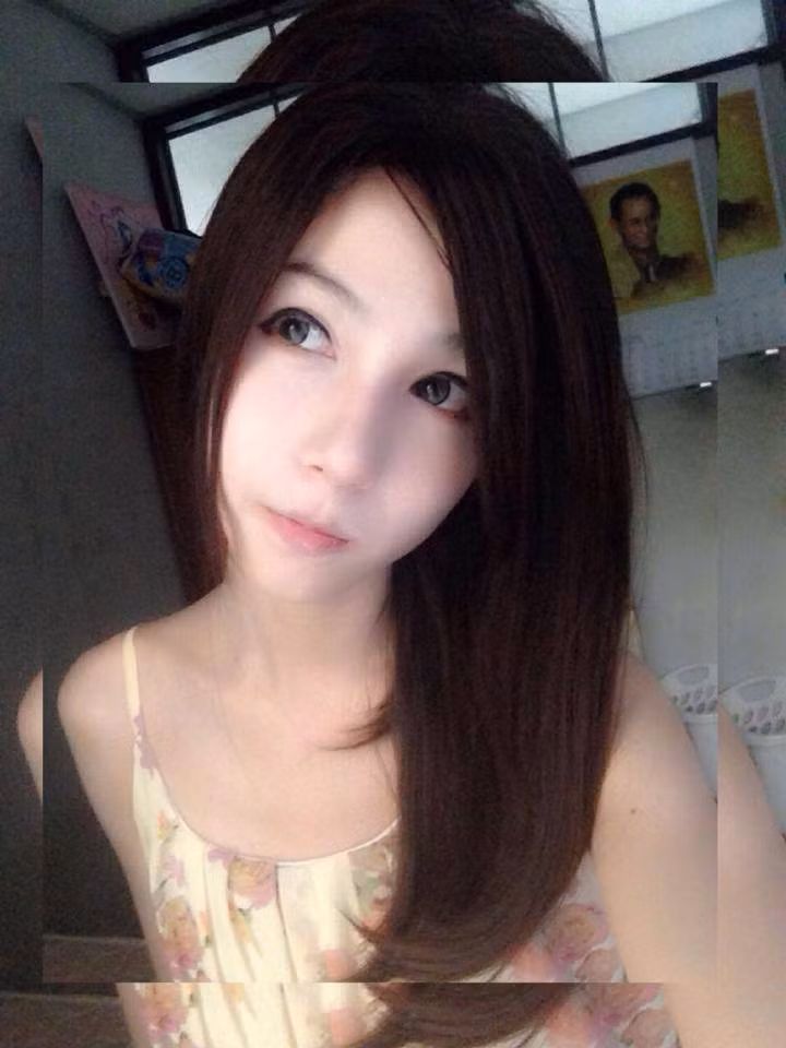 Chỉ trong một thời gian ngắn Yoshi trở thành hot girl chuyển giới mới nổi được rất nhiều bạn trẻ quan tâm, săn lùng thông tin.