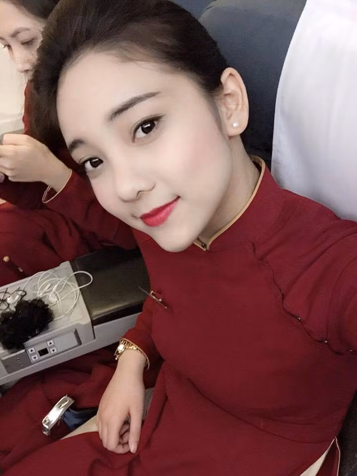 Ngoài ra, một số bạn trẻ cũng rất khâm phục Mai Ka, cô bạn năm nay mới 21 tuổi nhưng đã làm việc và có kinh nghiệm 1 năm tại Vietnam Airlines.
