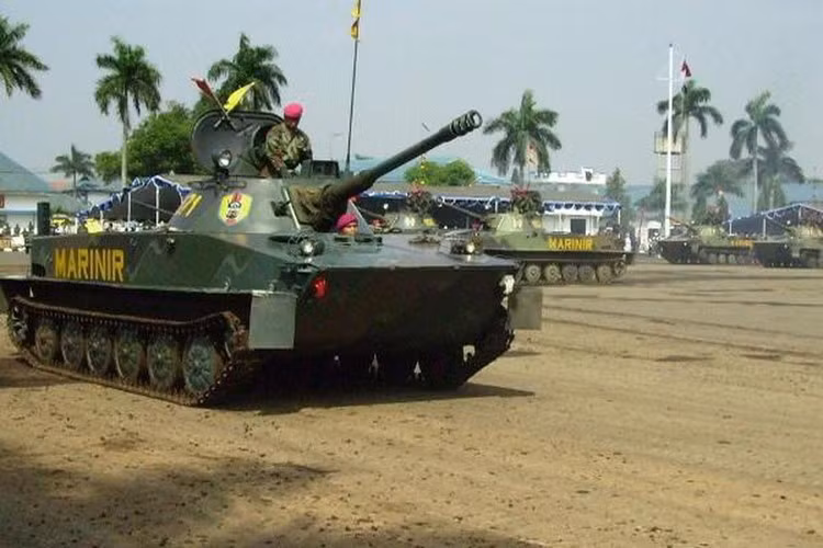 Cấu hình nâng cấp của xe tăng bơi PT-76 KMP được đánh giá là không quá phức tạp và đắt tiền trong khi vẫn mang lại sức mạnh vượt trội, đây là phương án rất đáng để Việt Nam nghiên cứu ứng dụng.