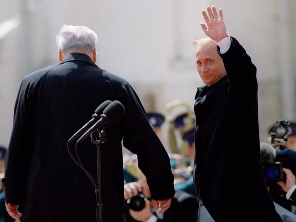 Năm 1991, ông Putin mới chính thức rời khỏi KGB. Nguồn ảnh: BI.