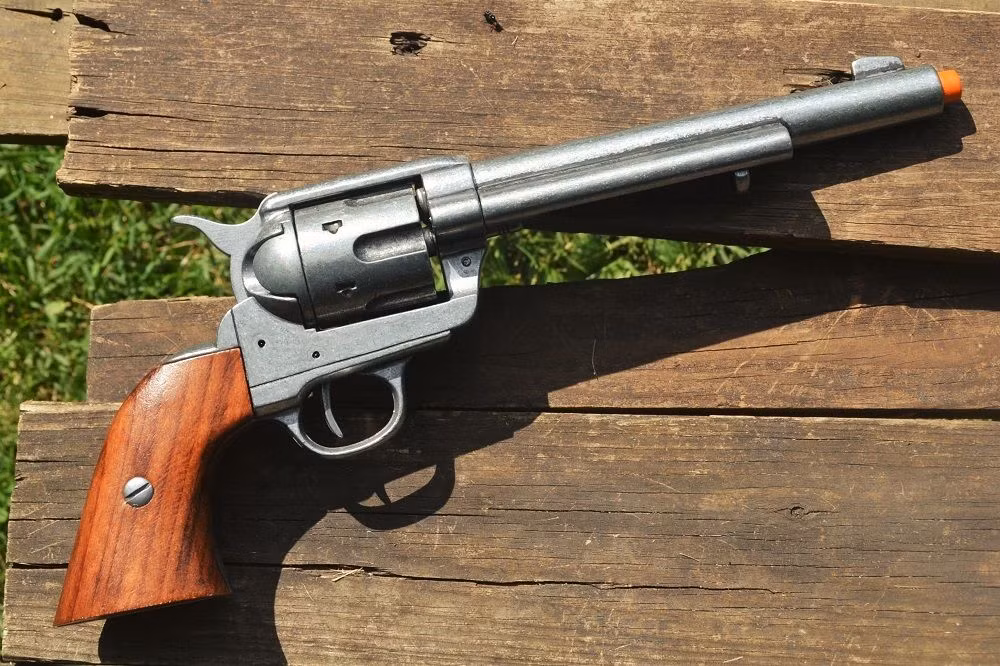 Tới tận ngày nay, Colt .45 vẫn được bán rất chạy ở Mỹ. Đây được coi là khẩu súng ngắn ổ xoay phổ biến nhất ở Mỹ suốt kể từ khi nó ra đời tới nay. Nguồn ảnh: Wearethemighty.