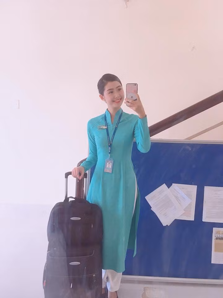 Thường xuyên có các chuyến bay đi khắp nơi trên thế giới nhưng Ngọc Linh vẫn giữ được vẻ trẻ trung, tươi tắn.