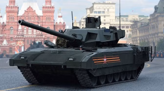 Trên chiếc Abrams, ngay cả khi toàn bộ các thành viên khác bị thiệt mạng hết, lái xe vẫn có thể vận hành tốt chiếc xe tăng và đưa nó quay trở về an toàn, còn trên T-14 thì không, hoặc tất cả cùng trở về, hoặc tất cả cùng thiệt mạng bên trong cái kén của họ. Nguồn ảnh: Newsnbc.