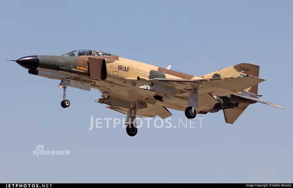 Được biết, F-4 Phantom II là một trong những chiến đấu cơ chủ lực của Không quân Hồi giáo Iran kể từ sau Cách mạng Hồi giáo 1979 cho tới nay bên cạnh các loại chiến đấu cơ khác do Liên Xô sản xuất. Nguồn ảnh: Jetphotos.