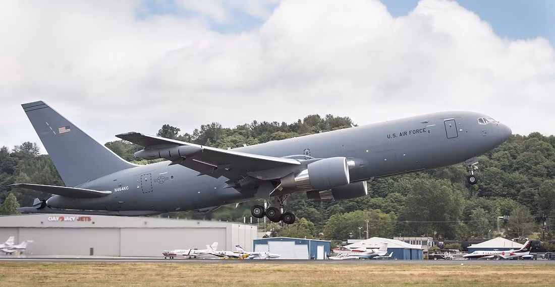 Theo Defence-blog, hôm 13/7 vừa qua Không quân Mỹ đã kết thúc quá trình bay thử nghiệm của KC-46 Pegasus với kết quả cực kỳ khả quan. Dự kiến tới tháng 10 năm nay, "ngựa bay" KC-46 Pegasus đầu tiên sẽ vào biên chế Không quân Mỹ. Nguồn ảnh: Defence.