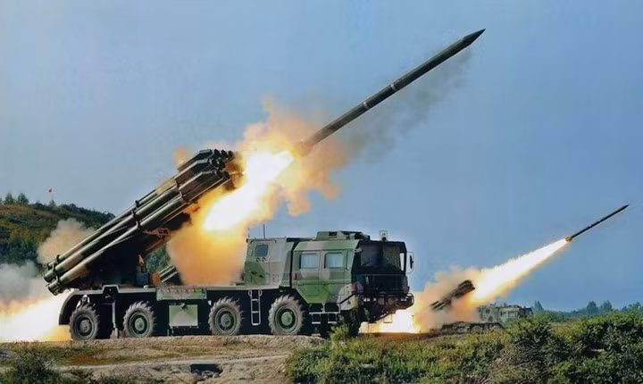 Armata là nền tảng vũ khí có khả năng thực hiện chức năng của xe tăng, pháo phòng không và xe kỹ thuật chiến đấu. Ngoài ra, Xe tăng T-14 Armata nhẹ hơn và nhanh hơn so với các đối thủ cạnh tranh nước ngoài. Ảnh: Sputnik